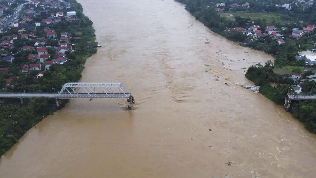 Vietnam Asia Typhoon 58313