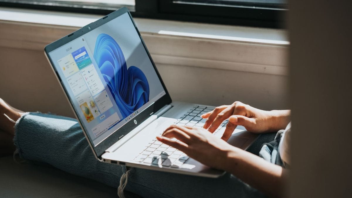 Windows 11 Introduces New Drag Tray for Seamless File Sharing