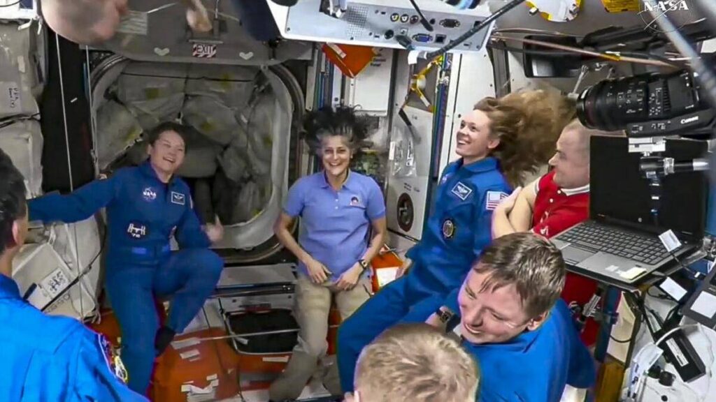 Sunita Williams & Barry Wilmore ISS Mission | AxomLive